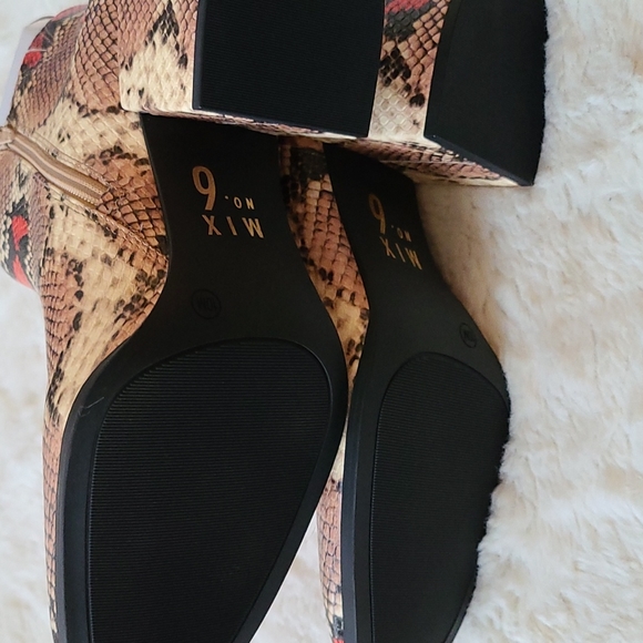 Nwot  MIX NO.6 Stacked heel boots - Picture 5 of 5